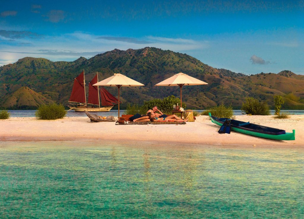 Si Datu Bua- Private beach - Yacht Charter Indonesia