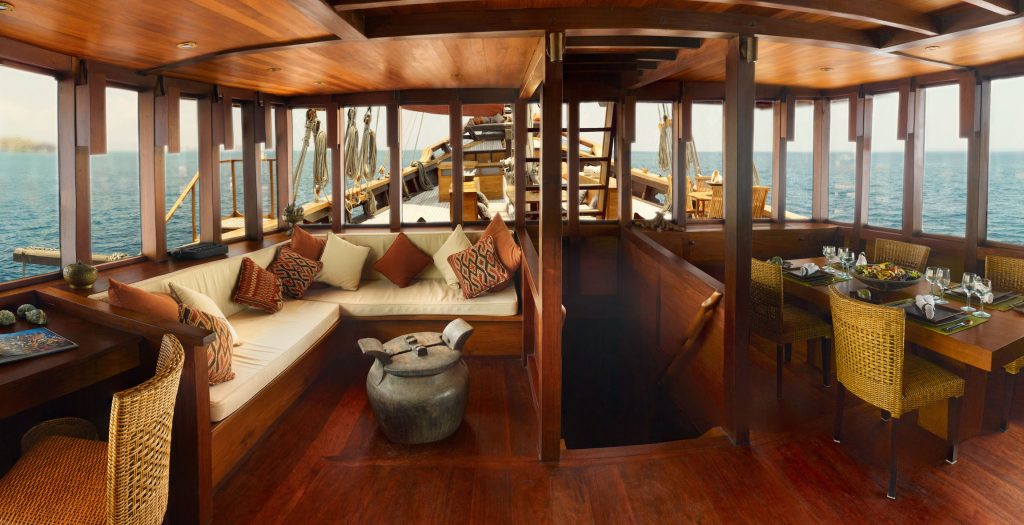 Si Datu Bua- indoor lounge - Yacht Charter Indonesia